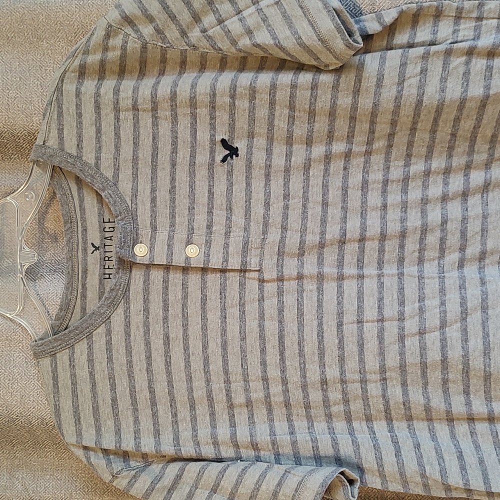 American Eagle Heritage Classic Fit Henley T Gray with Stripes Sz Medium